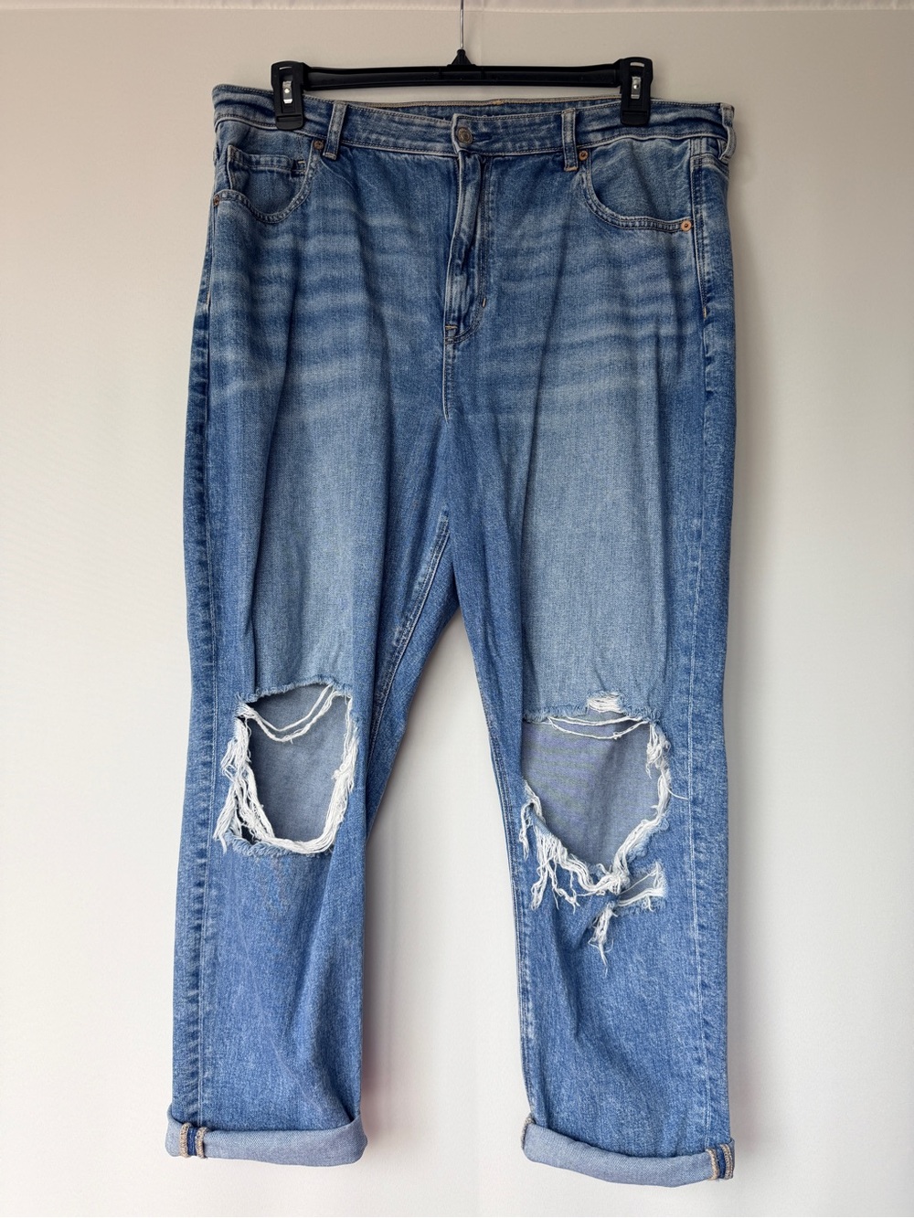 American Eagle Stretch Strigid Ripped Boyfriend Jeans Size 18 Distressed
